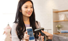 Plastic Gift Cards vs. eGift Cards; Which One Is Better?